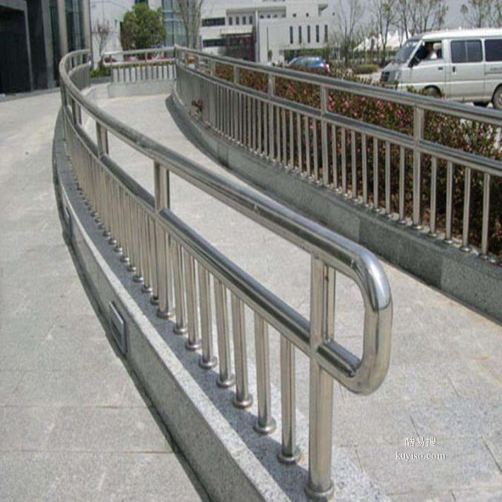 北京门头沟加工铁艺护栏围挡不锈钢踏步楼梯焊接
