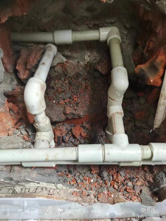 承接新都区维修更换水管漏水破裂问题热线水龙头安装师傅