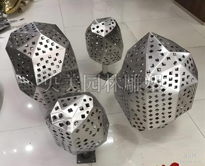 不锈钢石头雕塑小品制作,园林不锈钢景观石