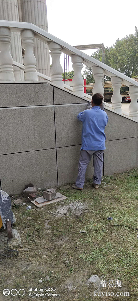 上海城市中心区域蜘蛛人高空作业