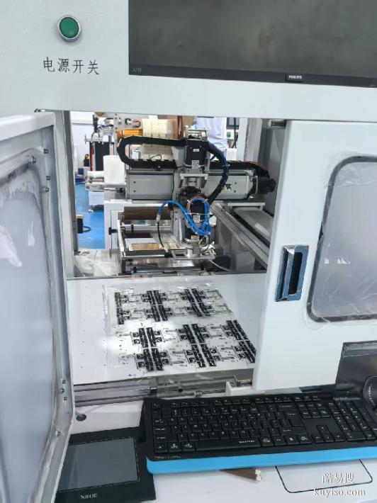 薄膜開關(guān)面板柔性覆膜機(jī)