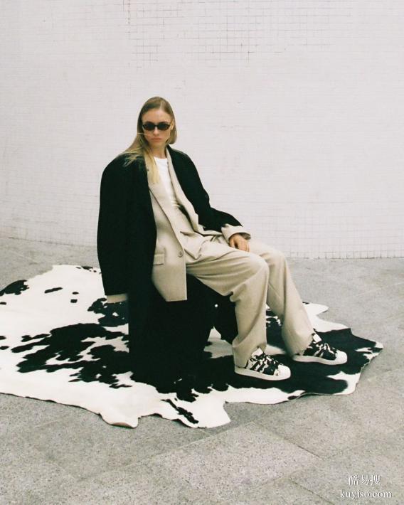 外國廣告模特，外國模特廣告，外國女廣告模特